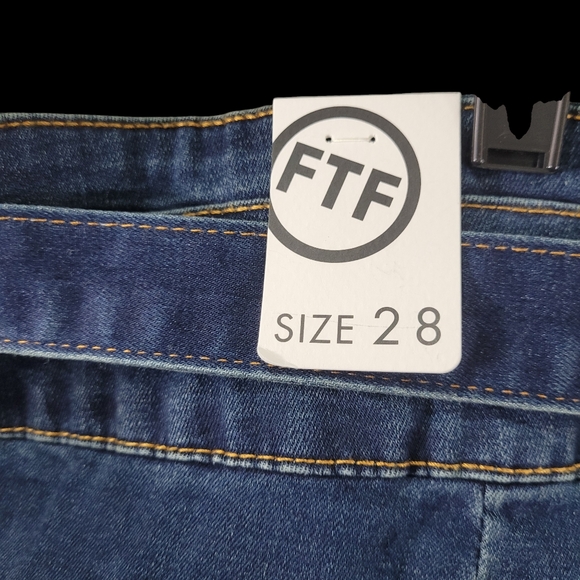 Fashion To Figure Jeans Size 28 Womens Plus Size New WIth Tags Waist 50" Stretch - Picture 6 of 13